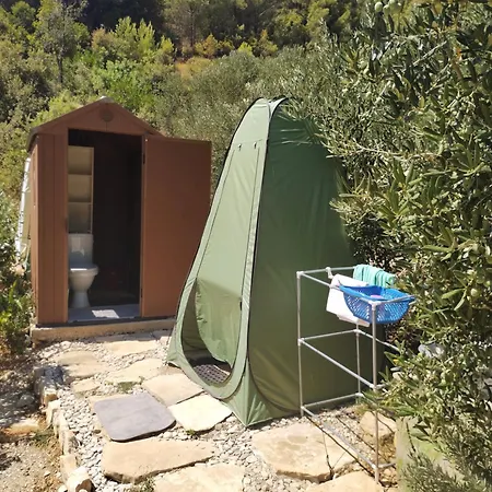 キャンプ場 Secluded Getaway Tiny - Skozanje Bay, Island Hvar Gdinj