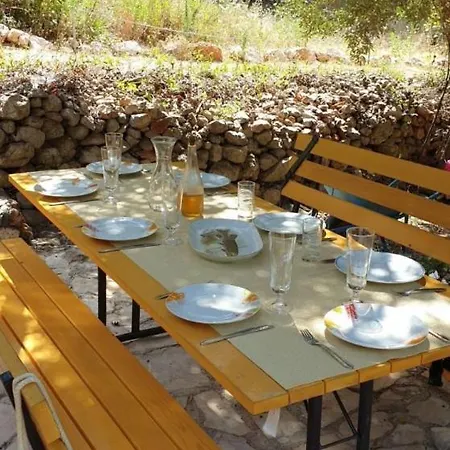 Secluded Getaway Tiny - Skozanje Bay, Island Hvar Кемпинг