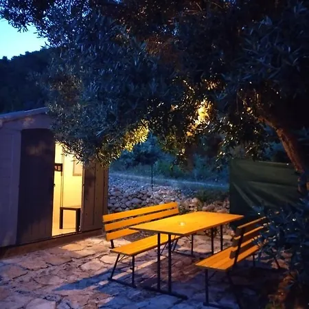 Кемпинг Secluded Getaway Tiny - Skozanje Bay, Island Hvar *